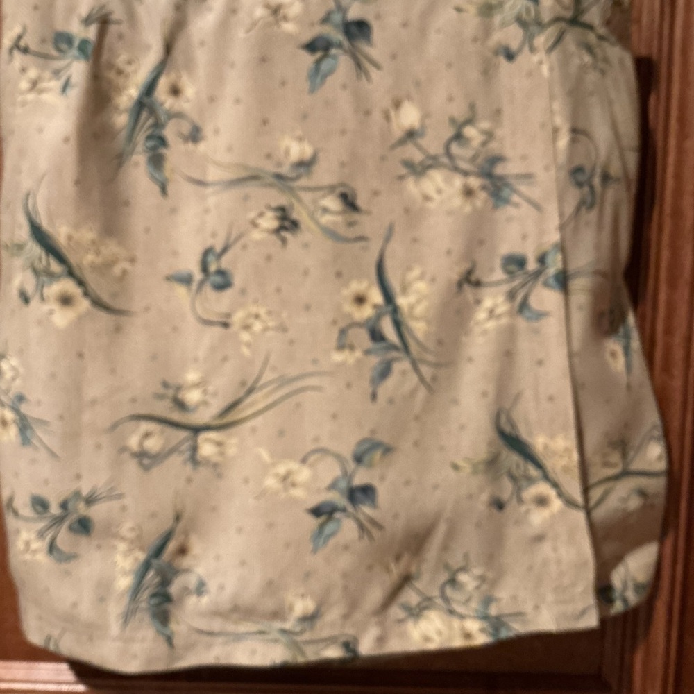 Size 14 Carole Little Beige and Blue Floral Linen like wrap Skort
